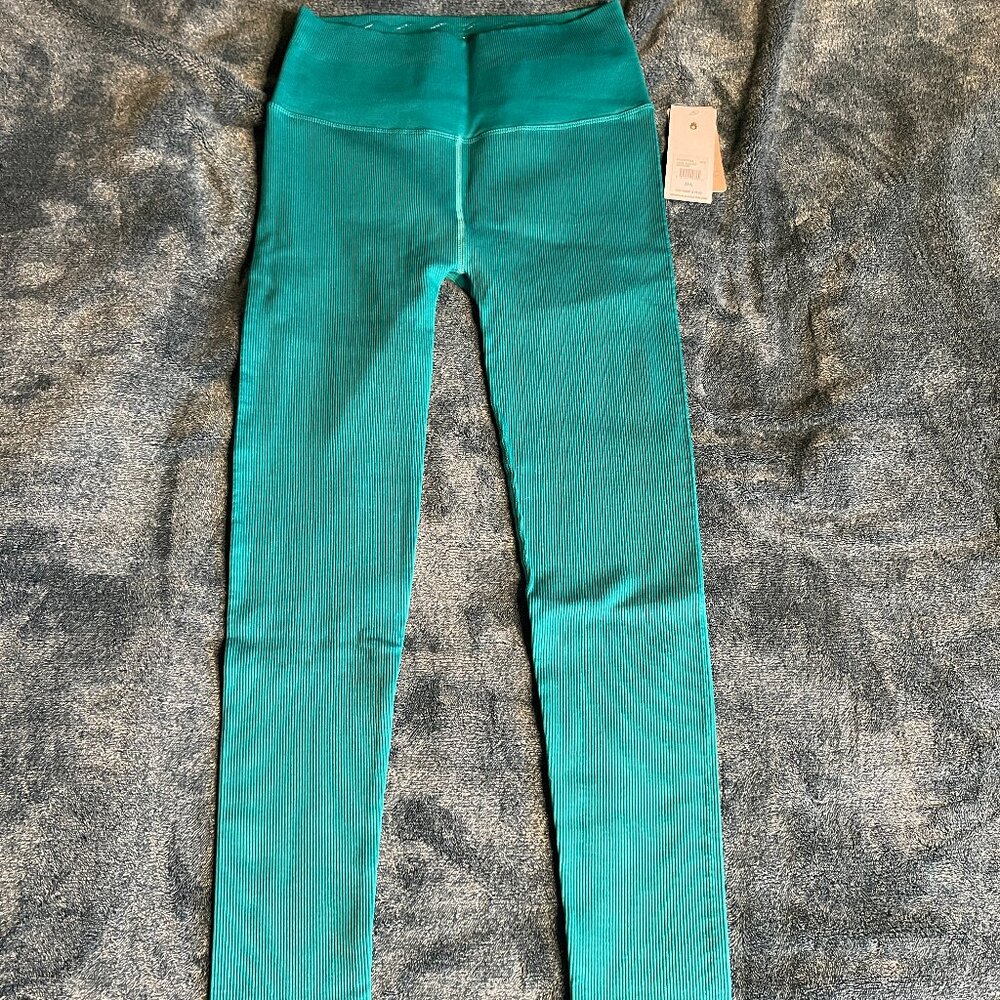 NWT Spiritual Gangster Love Sculpt Seamless Legging Capri Blue Size M/L